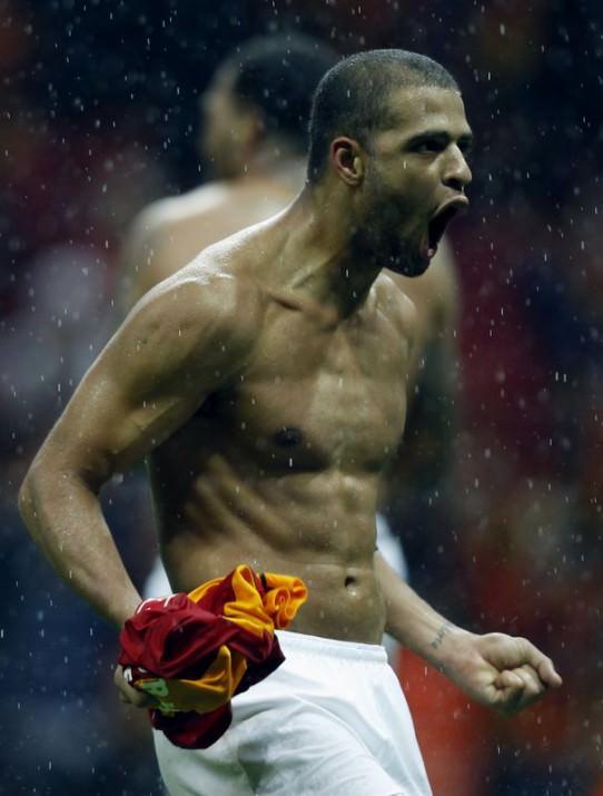 MELO'YA TALİP VAR!-Serie A'da şampiyonluk için iddialı bir kadro kurmayı isteyen Napoli, Felipe Melo'yu kadrosuna katmak için harekete geçti! (FANATİK)
