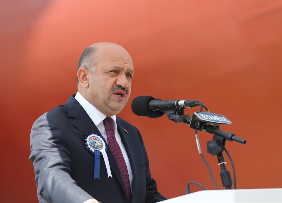 <p>Milli Savunma Bakanı Fikri Işık'ta başlangıç töreni'ne katılarak, konuşma yaptı.</p>

<p> </p>
