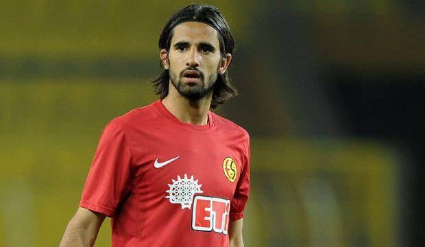 <p>Biz Alper Potuk Fenerbahçe'de diye sevinmedik. Yine bir transfer yarışında Gs'yi öyle ortada bıraktığımız için sevindik. :)</p>