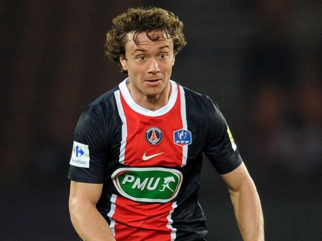 LUGANO İMZAYI ATIYOR PSG'nin ligin ikinci yarısında kadrosunda düşünmediği eski Fenerbahçeli Diego Lugano'nun Malaga'ya transferi artık an meselesi. (Fotomaç) 