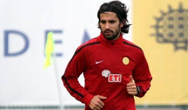 <p>Bence #survivor dan Alper Potuk elensin adaya veda etsin</p>