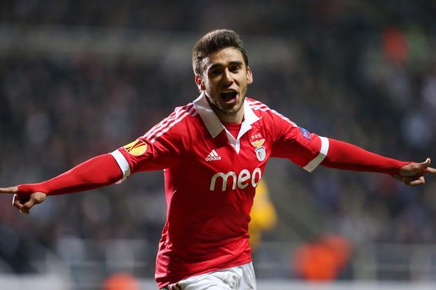 Arjantinli Eduardo Salvio da, 40 maçta 12 golle bu ikilinin en büyük destekçisi. Nicolas Gaitan, Enzo Perez, Nemanja Matic, Ola John ve Pablo Aimar da Portekiz temsilcisinin orta saha ve forvet hattındaki diğer yıldızları arasında.