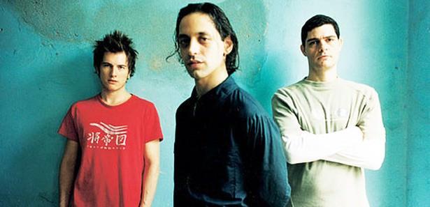 PORTEKİZ / DUMAN : Onları izlemek hep keyif verir. Her zaman belirli bir seviyenin &uuml;zerindeydiler. G&uuml;&ccedil;lerini bir&ccedil;ok farklı yerden alsalar da, Ronaldo'suz bir Portekiz d&uuml;ş&uuml;n&uuml;lemez. Tıpkı Kaan Tang&ouml;ze'siz bir Duman d&uuml;ş&uuml;n&uuml;lemeyeceği gibi. Gelirler, giderler. Ama onları her g&ouml;rd&uuml;ğ&uuml;n&uuml;zde iyi bir şeye sahiptirler.