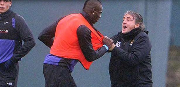 Manchester City'nin antrenmanında teknik direktör Roberto Mancini ile İtalyan oyuncu kavgaya tutuştular.