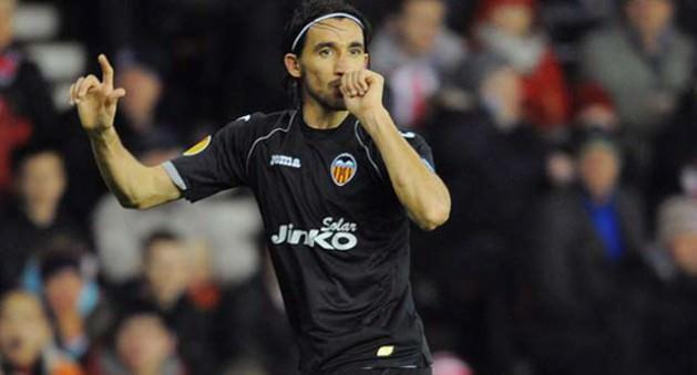 Valencia Sportif Direktörü Vazquez, Mehmet Topal'ın gelecek yıl kadroda olmayacağını resmen açıkladı. Vazquez, Fenerbahçe'nin yaptığı teklifin ise şu an için yetersiz kaldığını belirtti. (MİLLİYET)