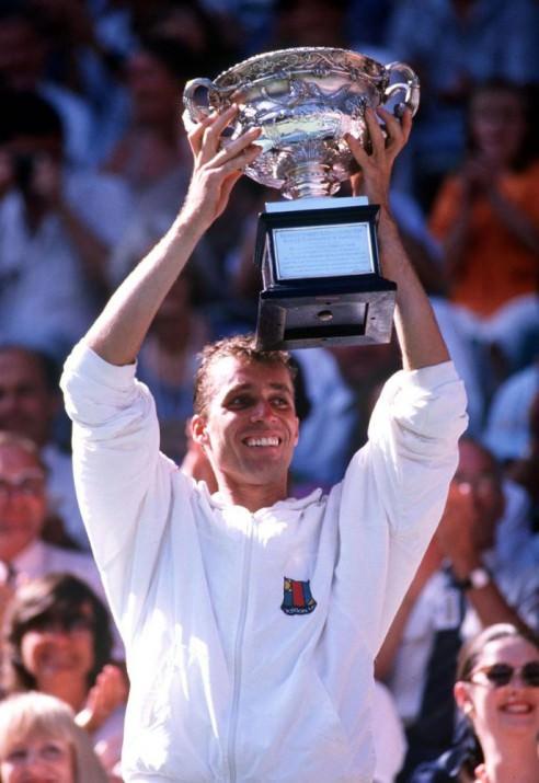 Ivan Lendl: 8-Avustralya Açık (1989, '90)-Roland Garros (1984, '86, '87)-Amerika Açık (1985, '86, '87)