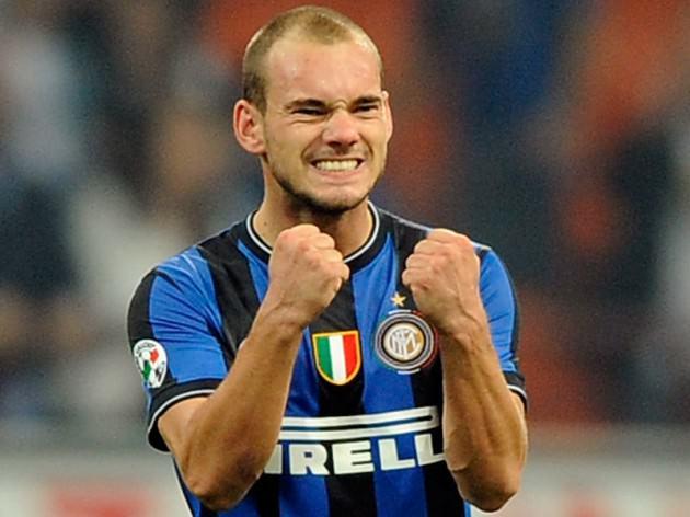 AYSAL'IN ÇİLEĞİ SNEIJDER Ünal Aysal, Hollandalı yıldızın transferini bitirmek üzere. Başkan'ın GSTV'de bugün bombayı patlatması bekleniyor. (Akşam) 