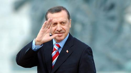 <p>22 Temmuz 2007 - Genel seçimlerde Recep Tayyip Erdoğan liderliğindeki AK Parti oyların yüzde 46.6'sını alarak yeniden iktidara geldi.</p>
<p> </p>