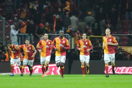 Abi dusunsene sabri, drogba ve sneijder 'in kaptanı.