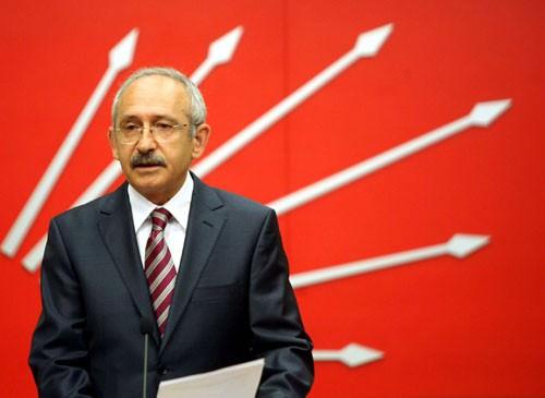 CHP Genel Başkanı Kemal Kılı&ccedil;daroğlu, '&Uuml;z&uuml;c&uuml; bir olay, kabul edilebilir değil, &ccedil;ok soru işareti var hen&uuml;z yanıt alamadık. Soğukkanlı olunmalı, diplomatik yollar a&ccedil;ık bırakılmalı' dedi. 