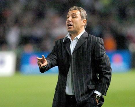 HRISTO STOICKOV: Stoickov Beşiktaş'ta teknik adamlık yapmaya talip olan ilk yabancı teknik adam olurken, menajerinin siyah beyazlı yönetim ile masaya oturacağı belirtildi ancak şu ana kadar böyle bir gelişme olmadı.
