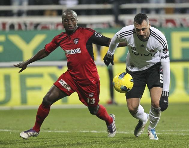 İKİNCİ DANY SEFERİ-Gaziantepspor'un UEFA'dan ceza almasının ardından Trabzon, Dany için bir kez daha Antep kulübüne teklif yaptı, Trabzonspor, Alper Potuk için pusuda bekliyor. (TAKVİM)