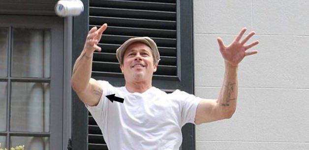 <p>Dövme tutkunu olduğu bilinen ABD'li aktör Brad Pitt'in, New Orleans'ta çekilen fotoğraflarında, kolunun altındaki dövme dikkat çekti.</p>