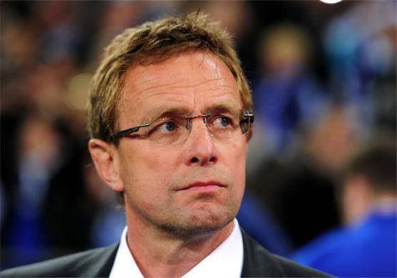 RALF RANGNICK: Beşiktaş ile anlaştığına dair kesin olarak haberler yapılan genç çalıştırıcı ile ilgili yönetimde fikir ayrılığı yaşandı. Baskıyı kaldıramayan bir yapıya sahip olan Rangnick'in Beşiktaş ile anlaşamamasında Schalke'nin başındayken yaşadığı sağlık sorunları sebep gösterildi.