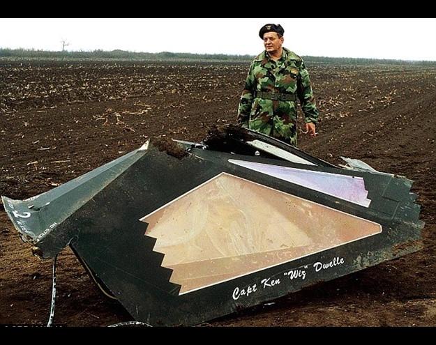 860 km'lik uçuş mevziline sahiptir. Genel olarak avcı değil bombardıman uçağıdır. Sadece manevra kabiliyeti avcı uçaklarıyla boy ölçüşebilir. Uçak, tasarımı sayesinde radar ekranında bir kuş kadar iz bırakmaktadır.