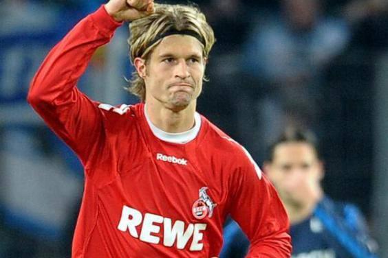 TRABZON'A PANZER-Alman medyası, Bundesliga'da küme düşen Köln'ün orta saha oyuncusu Martin Lanig'in Trabzonspor'a gideceğini iddia etti. Sözleşmesinde 800 bin euro'ya serbest kalabileceği yazan 28 yaşındaki futbolcu için en ciddi teklifin, Trabzonspor'dan geldiği kaydedildi. (Fotomaç)