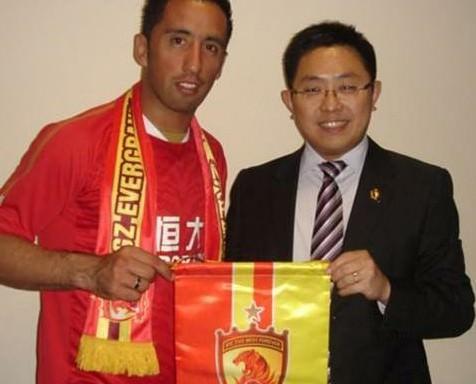 Lucas Barrios B.Dortmund'tan Guangzhou'ya