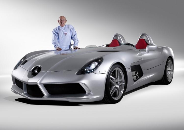 <p><span style="color:rgb(211, 211, 211)">Bu üstü açık spor otomobil adını; efsane İngiliz yarışı pilotu ve Mille Miglia rekoru sahibi, 1950'lerde Mercedes- Benz SLR yarış otomobilleriyle zaferden zafere koşmuş olan Stirling Moss'dan alıyor.</span></p>
