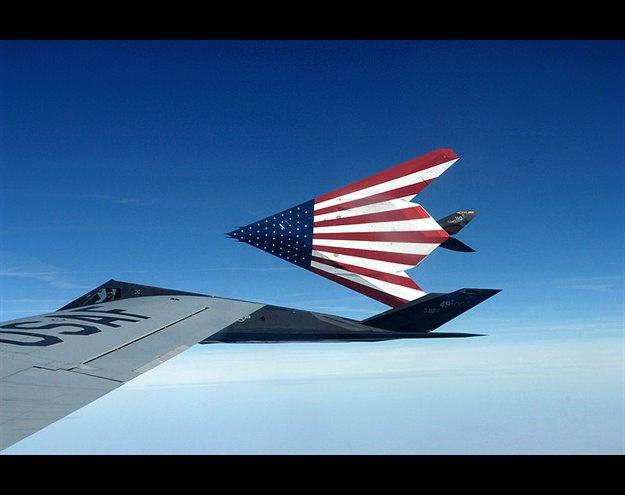 Standart bir uçağı 150 km'den tespit edebilecek bir radarın F-117'yi tespit edebileceği mesafe 3 km'dir, bu mesafede uçak çıplak gözle bile açıkça görülebilir durumdadır.