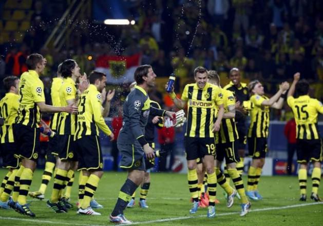 <p>2-) Borussia Dortmund</p>