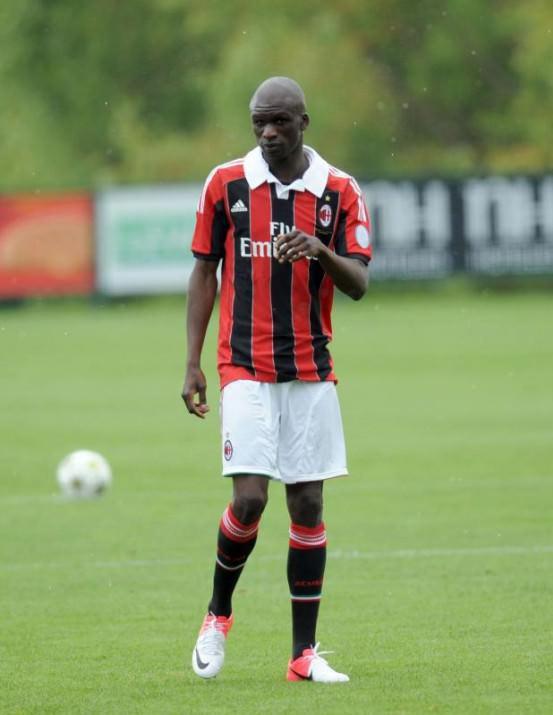 TRAORE BEŞİKTAŞ'A DOĞRU İtalyan basını Beşiktaş'ın, Milan'a 27 yaşındaki orta saha oyuncusu Bakaye Traore için teklifte bulunduğunu iddia etti. Sky İtalia, kulübünde fazla forma şansı bulamayan Fransız oyuncu için Milan'ın teklifi gelecek hafta değerlendireceğini öne sürdü. (FOTOMAÇ)