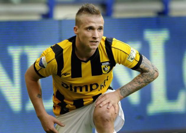 Trabzonspor'da Marek Cech için gelen birkaç teklif değerlendiriliyor. Slovak oyuncudan gelecek parayla Vitesse'de forma giyen Büttner'in kadroya katılması bekleniyor. Alper Potuk için de nabız yoklanmaya devam ediliyor. (STAR)