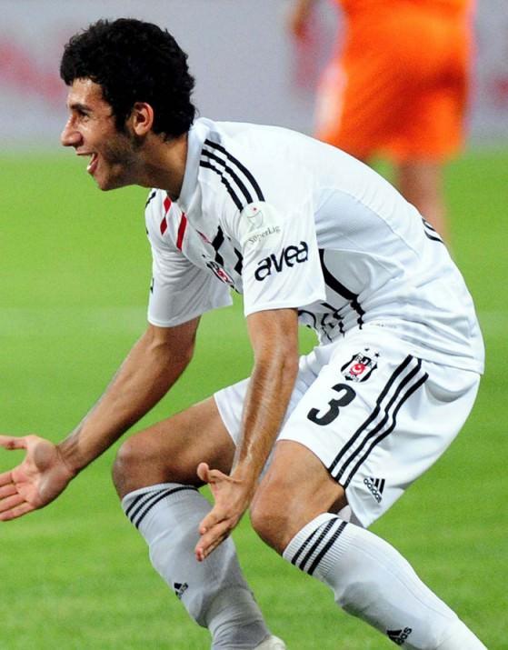 LILLE'E TRANSFER SAKATA GELDİ!-İsmail Köybaşı'nın sakatlığı, Beşiktaş'ın Fransız kulübüyle yaptığı 4 milyon euro'luk anlaşmanın çöpe gitmesine neden oldu. (VATAN)