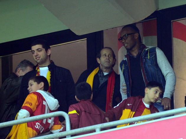 Ve Sabri'yder sahnede.. 