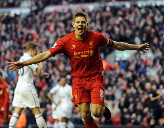 <p>Gerrard, Liverpool'dan takım arkadaşı Kuyt'a "Başarınız nedeniyle sizi kutlarım" dedi.</p>
