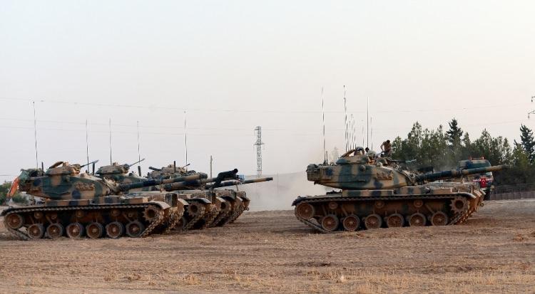 <p>24 Ağustos'ta Türkiye'nin IŞİD'i Cerablus'tan temizlemek için başlattığı Fırat Kalkanı operasyonunda sınır ötesinde en etkin görevi zırhlı birlikler üstleniyor.</p>
