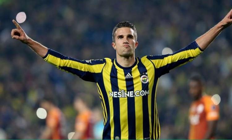 <p><strong>ROBIN VAN PERSIE </strong>| <strong>GİTMELİ | </strong>Büyük hayâl kırıklığı... 2018'de bitecek olan sözleşmesi nedeniyle bu yaz ne pahasına olursa olsun gönderilmeli.</p>
