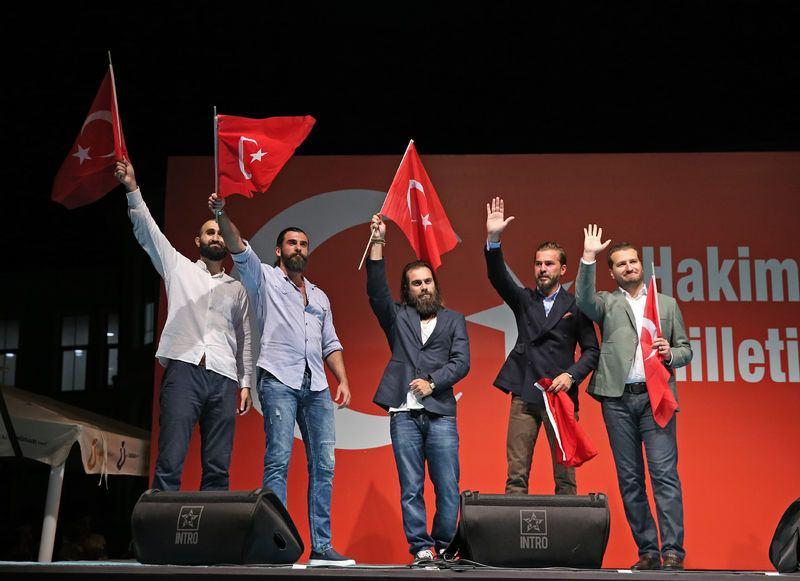 <p>Engin Altan Düzyatan, Cavit Çetin,  Cengiz Çoşkun,  Celal Al, Mehmet Bozdağ</p>

