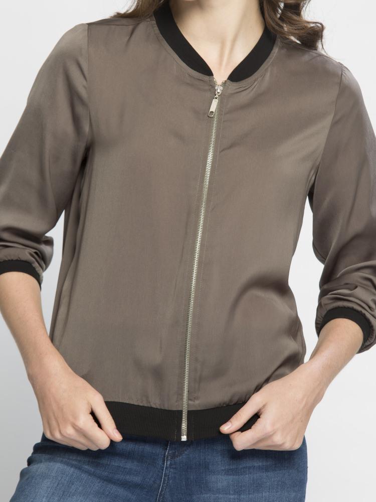 <p>LC Waikiki Bomber Ceket</p>
<p><strong>49,95 TL</strong></p>