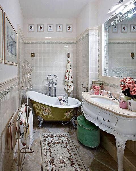 <p><strong>Banyolarda "Vintage" esintiler</strong></p>

<p>Ev dekorasyonunda tercih edilen <strong>"Vintange"</strong> mobilyalar bu sezon banyolarda karşımıza çıkıyor. </p>
