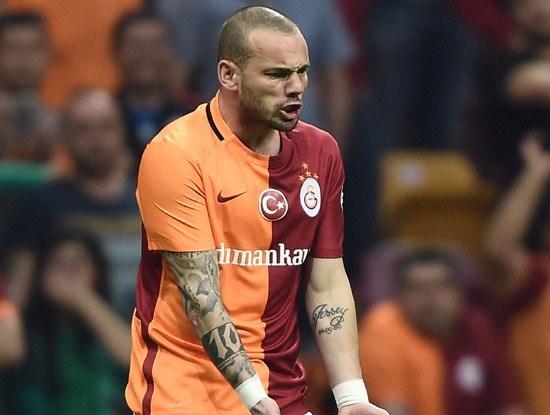 <p>WESLEY SNEIJDER - Sakatlığının tedavi sürecinde Fenerbahçe derbisini hedef koydu. Oynadığı maçlarda bile risk almadı. Kupa finaline 11'de başlamaması, sezonun en büyük sürprizlerinden olur.</p>
<p> </p>