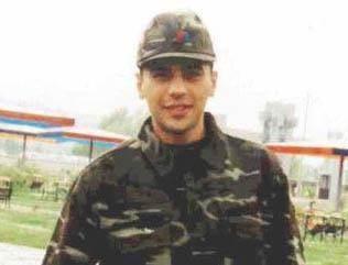 <p>Emre Altuğ askerliğini Zonguldak'ın Devrek ilçesinde yaptı.</p>
<p> </p>