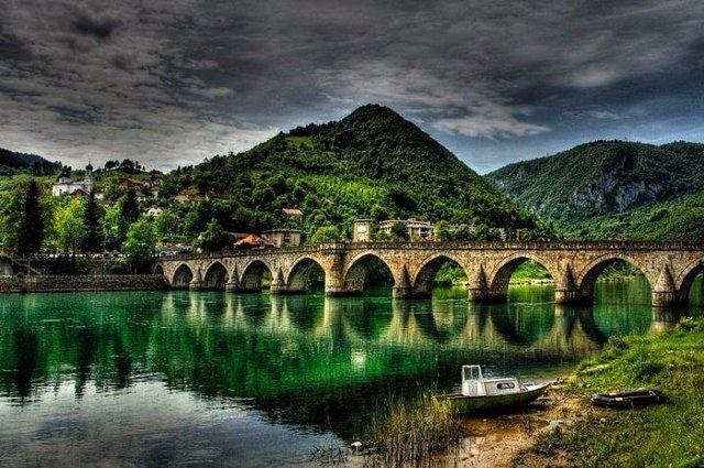 <p>Bosna-Hersek</p>

<p> </p>

<ul>
</ul>

<ul>
</ul>
