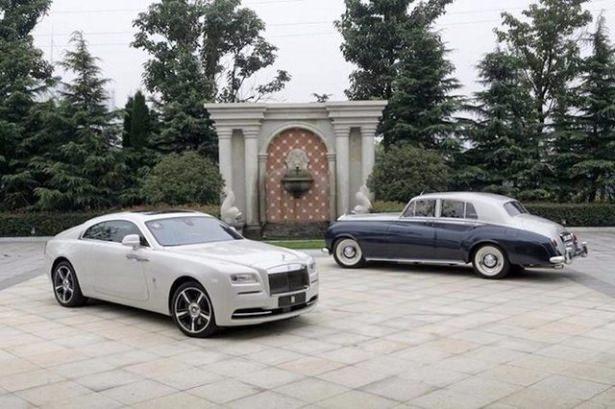 <p>Rolls Royce</p>
