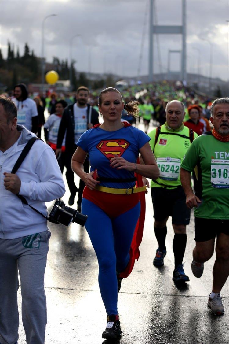 <p>Erkeklerde Kenyalı Peter Kiptoo Kiplagat, Vincent Kiprop Chepkok, Etiyopyalı Shura Kitata Tola, Tariku Jufar Robi, Birhanu Gedefa, Ukraynalı Olekandr Sitkovskyy, Cibutili Mümin Gala, kadınlarda ise Etiyopyalı Fatuma Sado, Sechale Dalasa, Kenyalı Agnes Barsosio ve Litvanyalı Diana Lobacevske, maratonda yarışacak önemli isimler olarak dikkati çekiyor.</p>