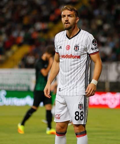 <p><strong>2 - Caner Erkin</strong><br />
Güncel piyasa değeri: 6 milyon Euro<br />
Düşüş: 7 milyon Euro</p>
