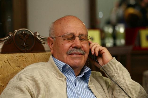 <p><span>Oğluyla telefonda konuştuktan sonra gazetecilere açıklamada bulunan baba Ağca, çok mutlu olduğunu, aylarca bu günü beklediğini söyledi.</span></p>