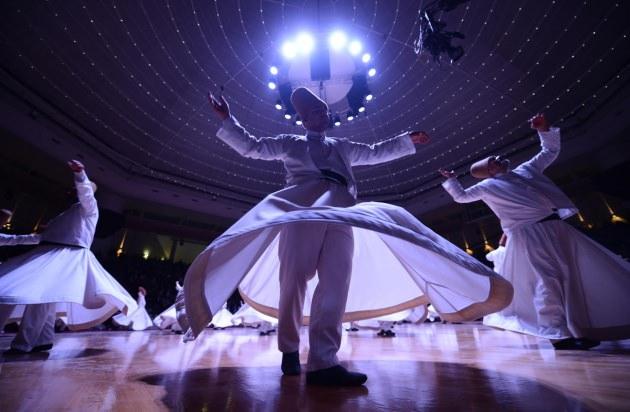 <p>Mevlana'nın 740. Vuslat Yıldönümü Uluslararası Anma etkinlikleri Şeb-i Arus töreniyle sona erdi. </p>