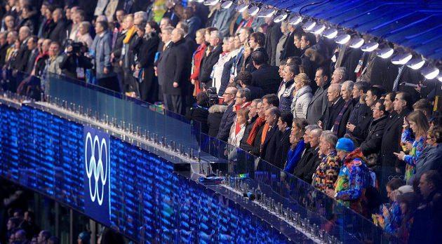 <p>Rusya'nın So&ccedil;i kentinde d&uuml;zenlenen 22. Kış Olimpiyat Oyunları'nın resmi a&ccedil;ılış t&ouml;reni g&ouml;rkemli g&ouml;sterilerle başladı.</p>