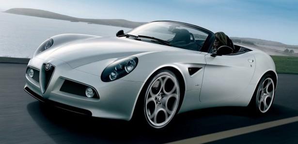 ALFA ROMEO: Euro fiyatlarını daha önce TL olarak güncelleyen Alfa Romeo, ÖTV farkını yansıtmadığı fiaytlarını ay sonuna kadar değiştirmeyecek. Giulietta ve MiTo modellerinde yarısı peşin, yarısı 1 yıl sonra kampanyası uygulanıyor.