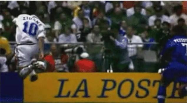 <p>Avrupa'da ve dünyada Zinedine Zidane fırtınası esiyordu.</p>
