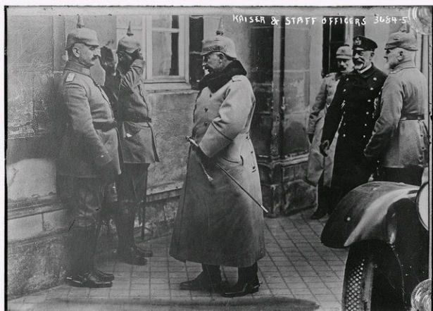 <p>1860-1930 yılları arasında çekilen fotoğraflar içerisinde Osmanlı coğrafyasına ilişkin olanlar da bulunuyor.</p>
<p> </p>