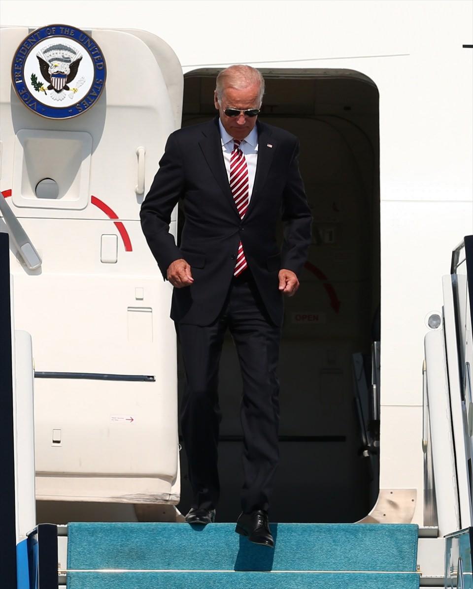 <p>Başbakan Binali Yıldırım ile öğleden sonra Çankaya Köşkü'nde bir araya gelecek Biden, Yıldırım ile ikili görüşme yapacak. Biden ve Yıldırım, görüşme sonrası basın mensuplarına açıklamalarda bulunacak.</p>

<p> </p>
