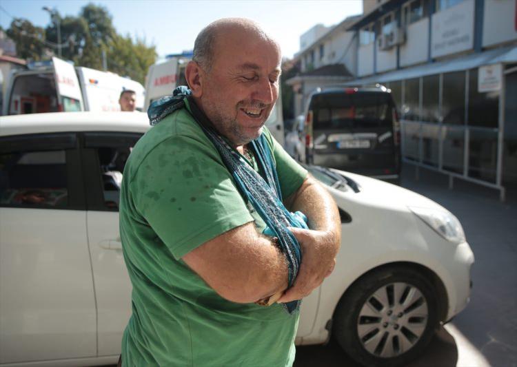 <p>Kocaeli'de kurban keserken hayvanın altında kalarak, boynuz darbeleri ya da bıçakla yaralanan vatandaşlar, tedavi için Kocaeli Devlet Hastanesine geldi.</p>
<p> </p>