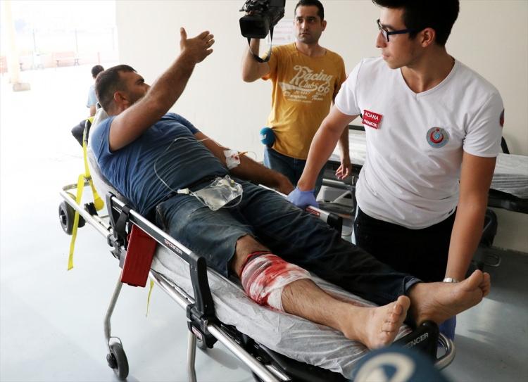 <p>Adana'da kurban kesmeye çalışan bazı vatandaşlar kendilerini yaralayınca hastanelik oldu.</p>

<p> </p>
