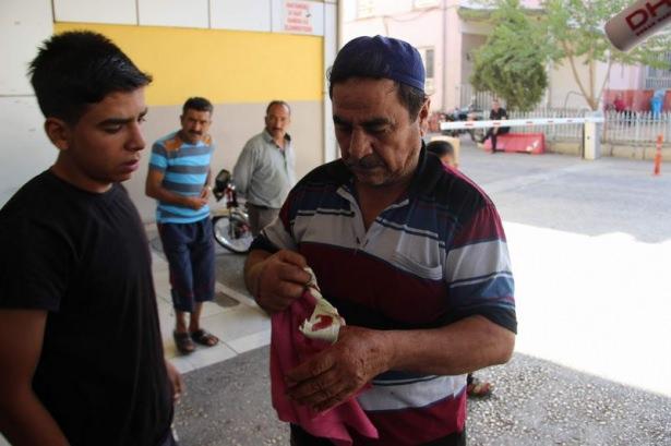 <p>Bayram namazının ardından kurban kesimlerinin başladığı kentte, kurbanlıkları keserken yaralanan 45 kişi, Adıyaman Eğitim ve Araştırma Hastanesine kaldırıldı. Vücutlarının çeşitli yerlerinden hafif yaralanan vatandaşların bir kısmı, tedavilerinin ardından taburcu edildi.</p>
<p> </p>